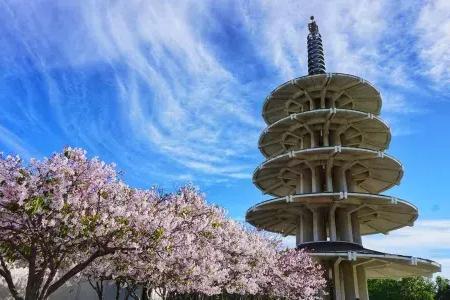 日本城の平和塔