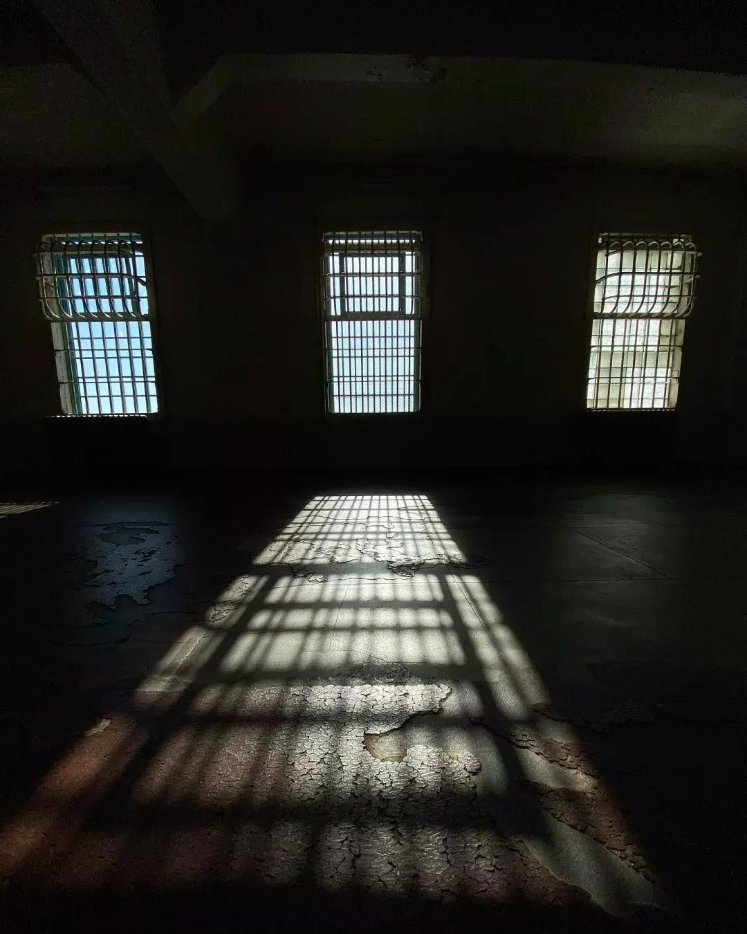 恶魔岛监狱里的影子